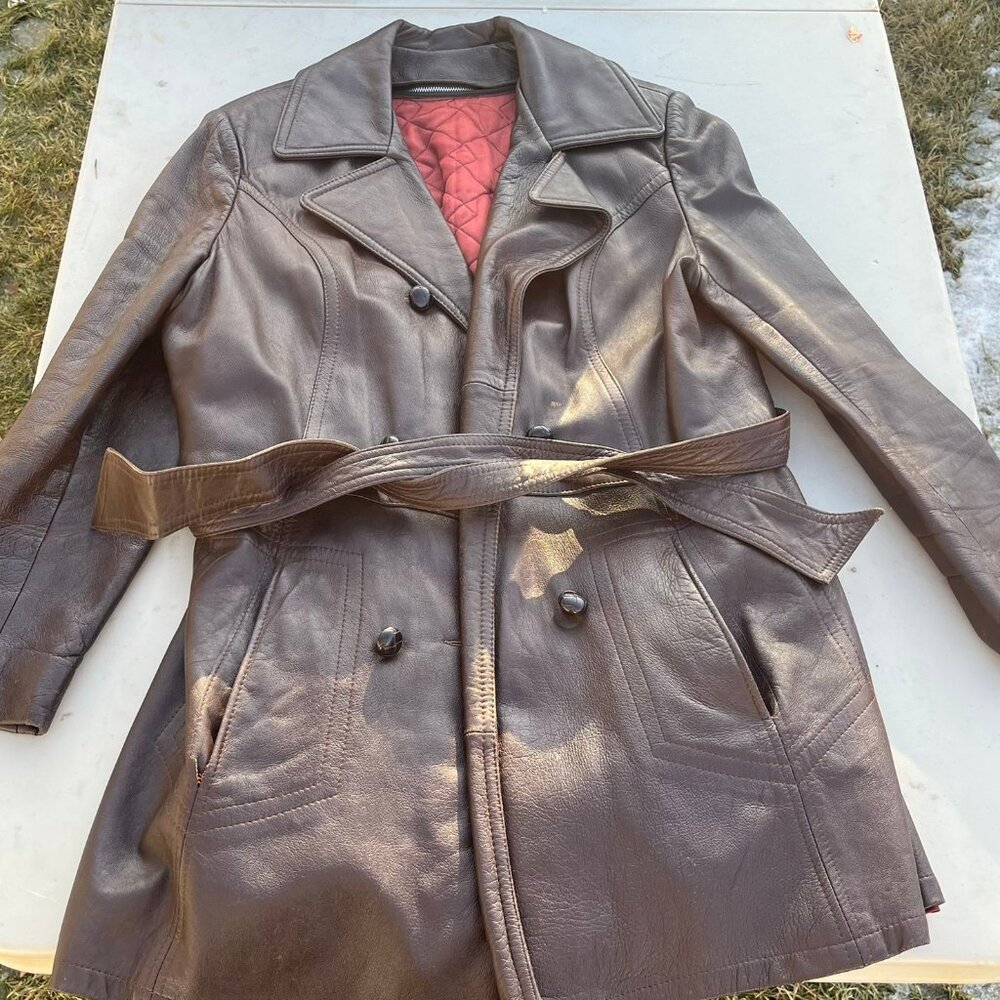 Vintage 1970s Brown Leather Trench Coat – Quilted Lining